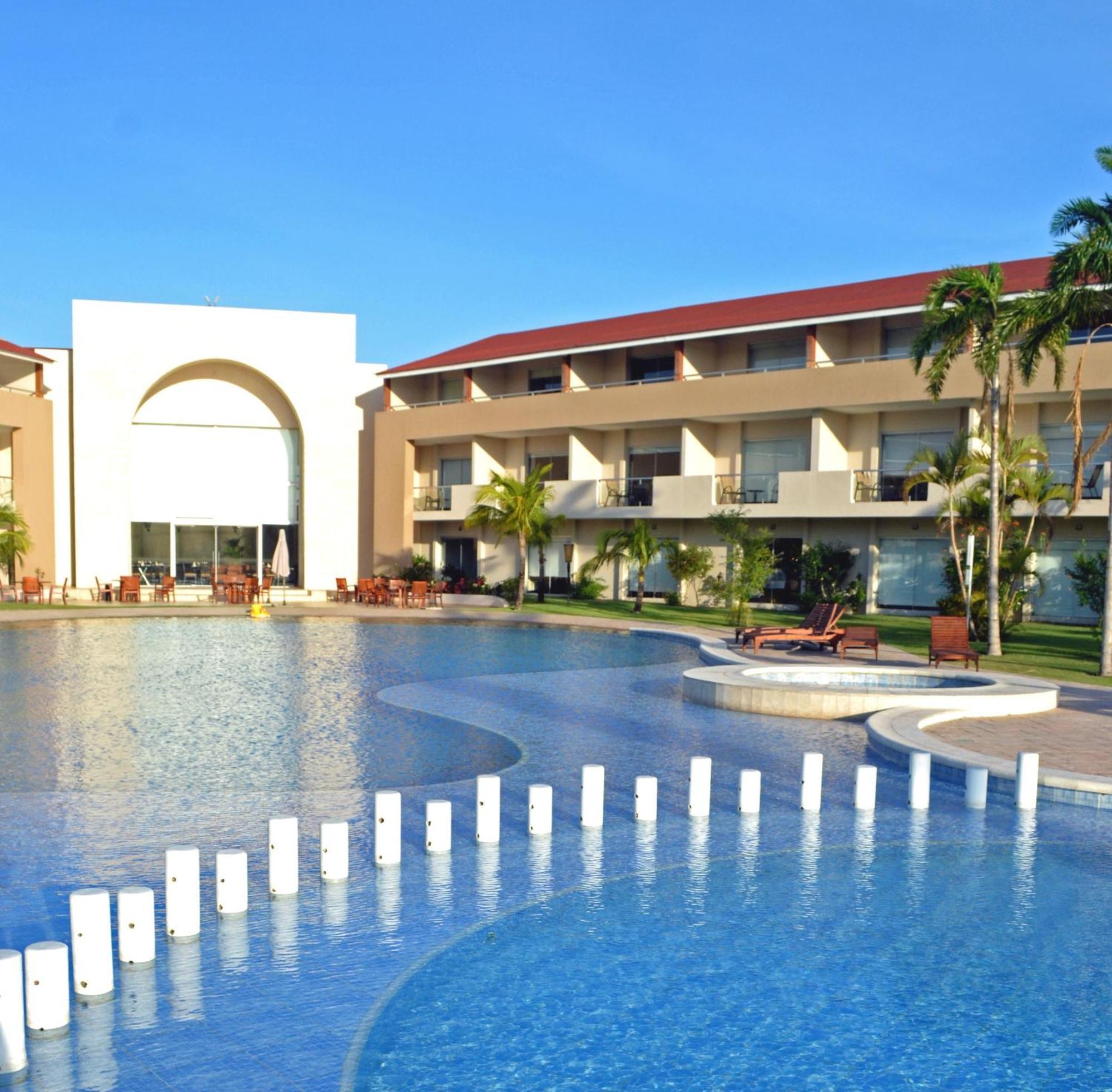 Sun Hotel Warnes Exteriér fotografie
